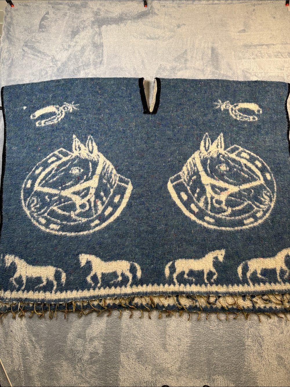 Vtg Blue Horse Pattern Men’s Sweater Poncho